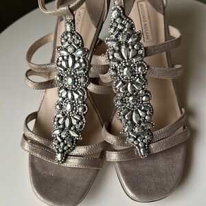 Antonio Melani Laoise Tstrap Metallic Leather Jewel Embellished Dress Sandal EUC